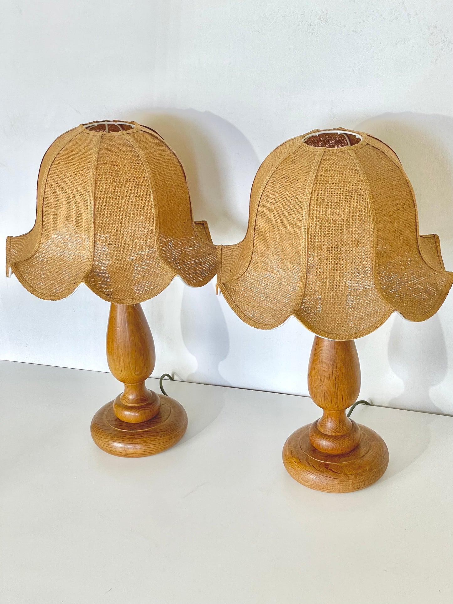 Rattan scalloped lamp with oak base